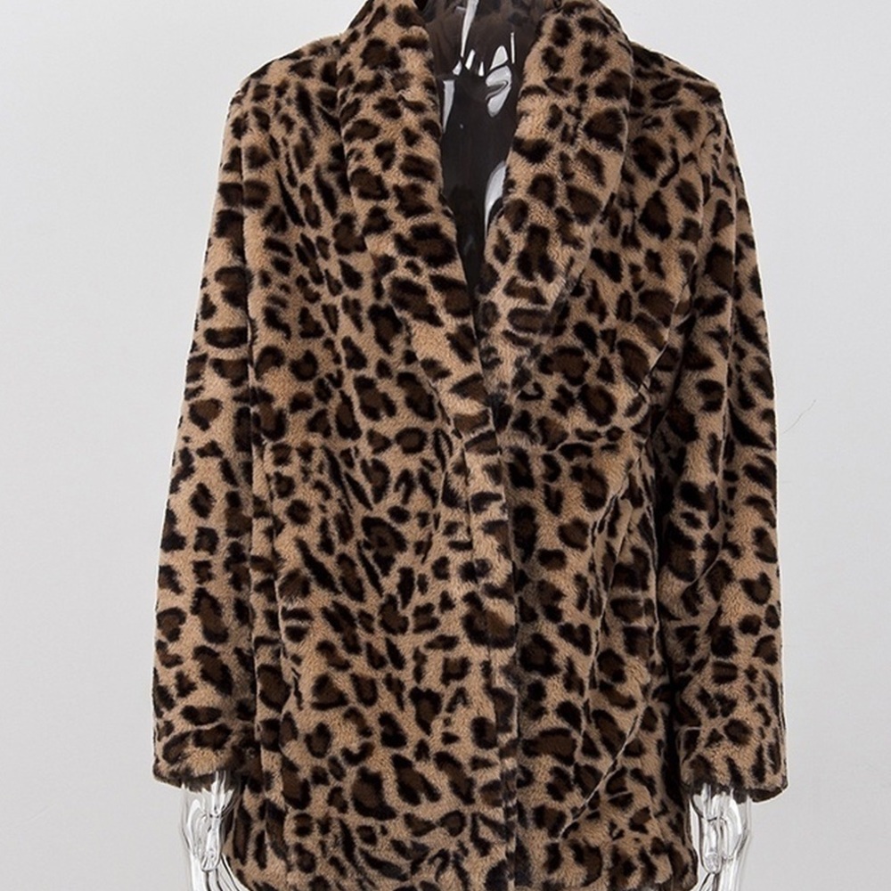 Women’s leopard faux fur coat